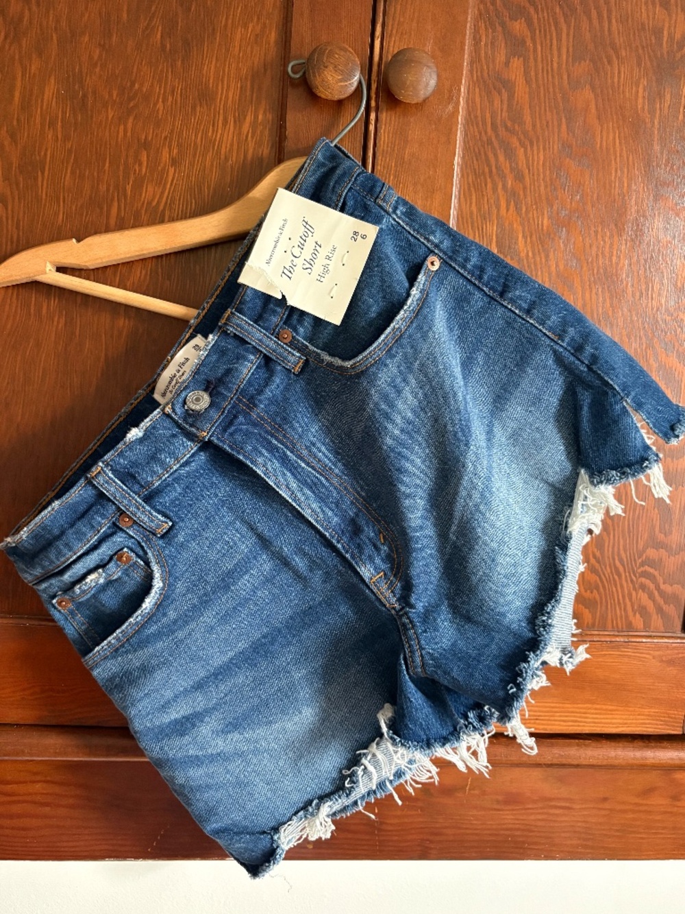 NWT Abercrombie & Fitch High Rise Denim Cutoff Shorts | Size 28/6